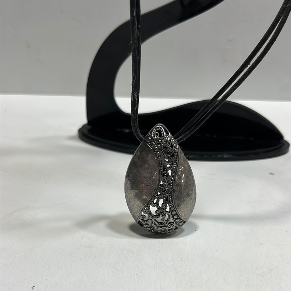 Elegant Silver Teardrop Pendant Necklace